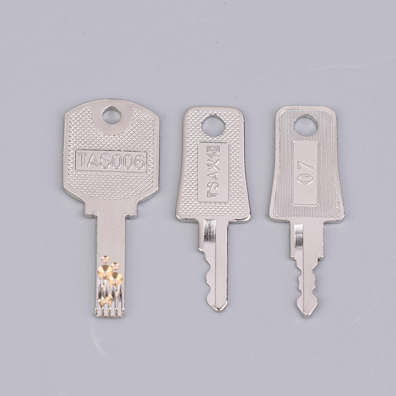 Universal Travel Lock Key for  - Universal Furniture Hardware avis et prix